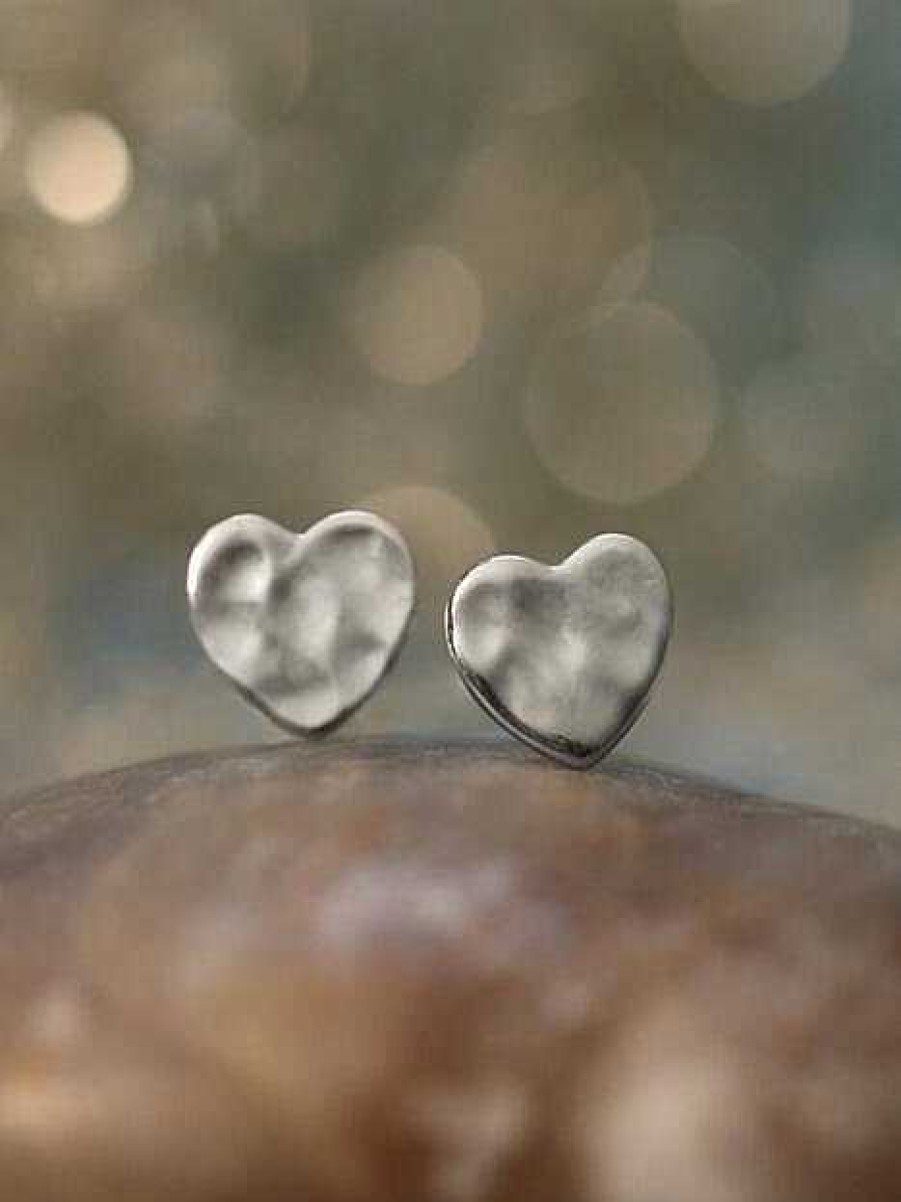 Stones & Gold Earrings | Hammered Heart 14 Karat Stud Earrings