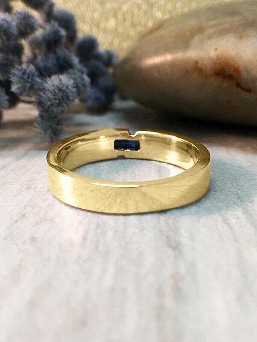 Stones & Gold Wedding Bands | 4-4.5Mm Baguette Blue Sapphire Polished Wedding Band Solid Gold (14Ky) Men'S Ring