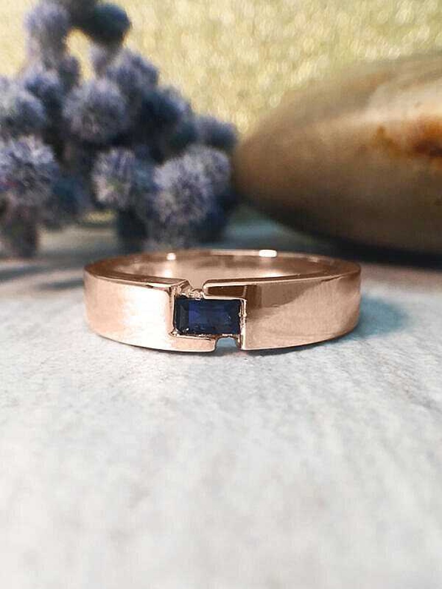 Stones & Gold Wedding Bands | 4-4.5Mm Baguette Blue Sapphire Polished Wedding Band Solid Gold (14Ky) Men'S Ring