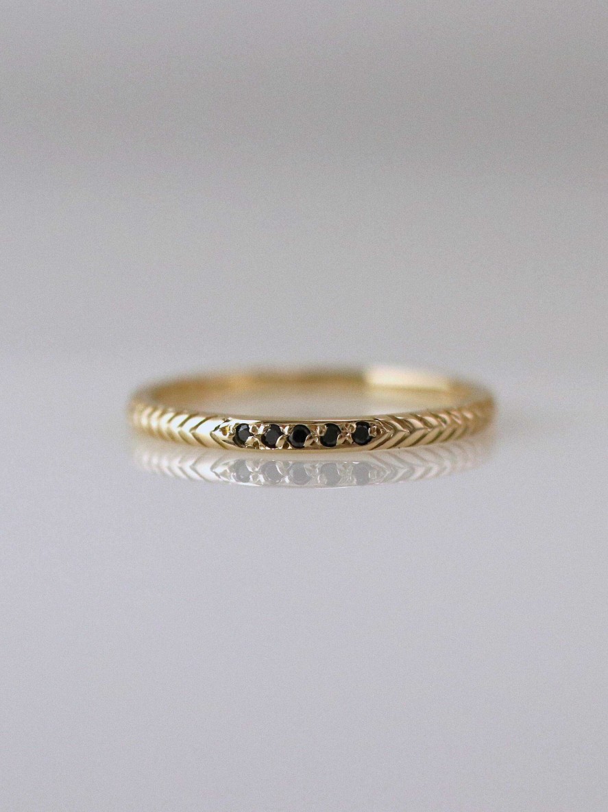 Stones & Gold Rings | Black Diamond Arrow Filigree Solid 14K Gold Band