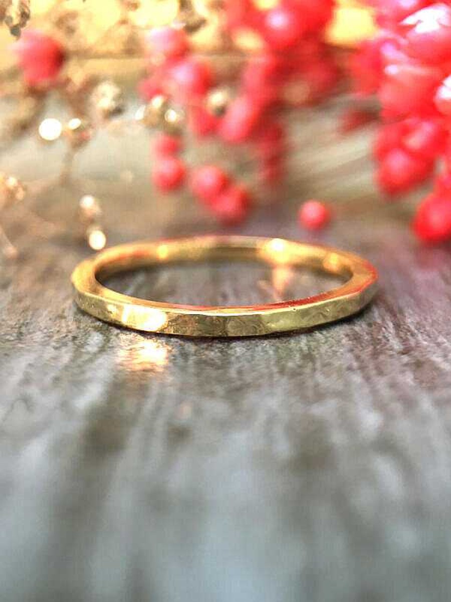 Stones & Gold Rings | 1.4Mm Hammered Wedding Band Solid Gold (14Kr) Minimalist Stackable Women'S Engagement Ring