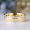 Stones & Gold Wedding Bands | Men'S Hammered Matte Solid 14 Karat Gold Wedding Band